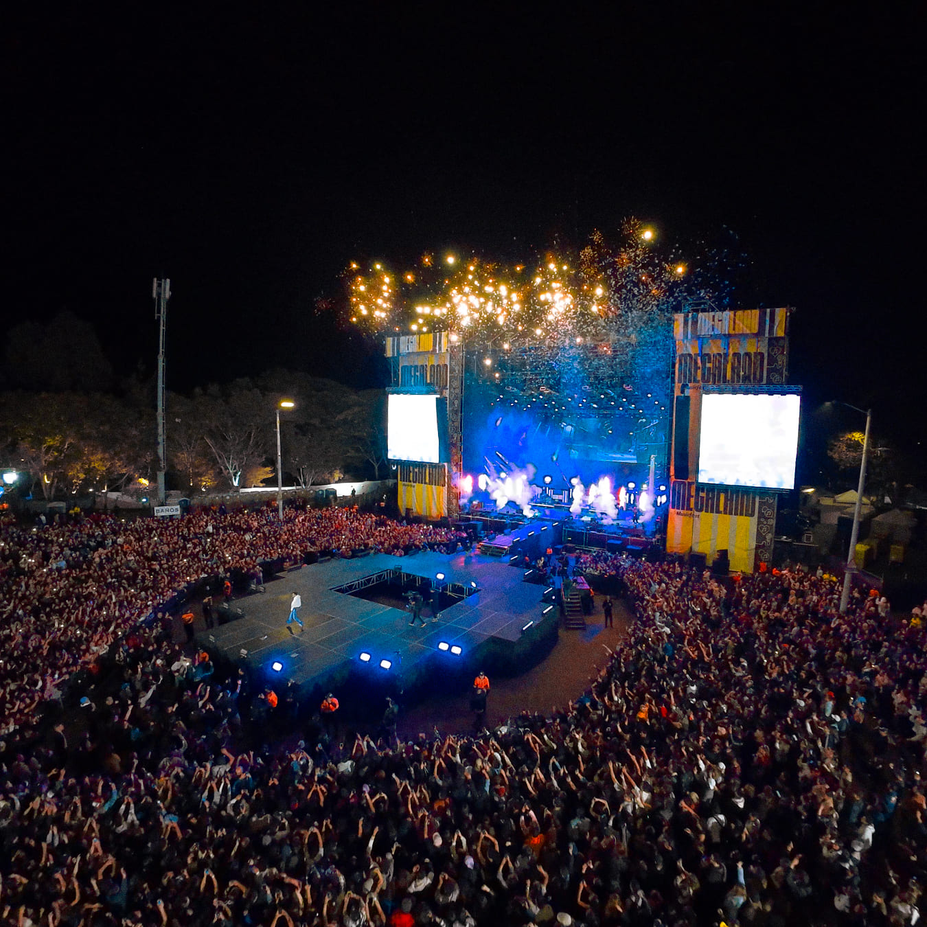 Show Mora – Megaland