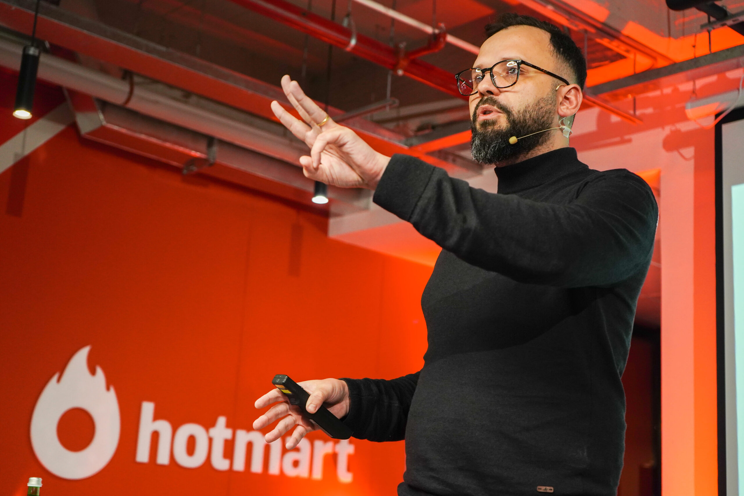 Viny Louveiro – Hotmart Boos Agencies